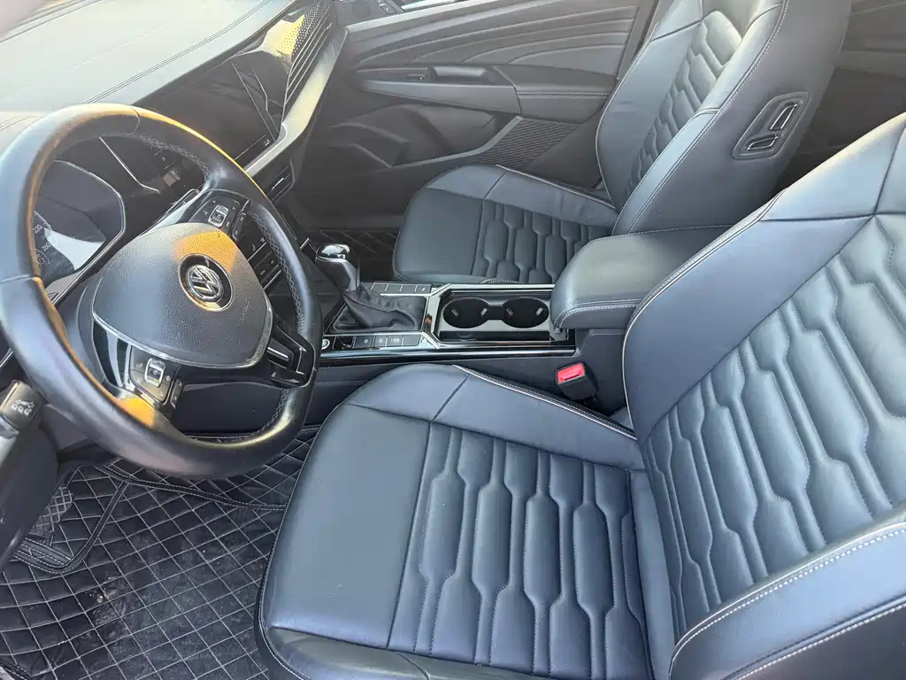 Volkswagen Passat — фото 5
