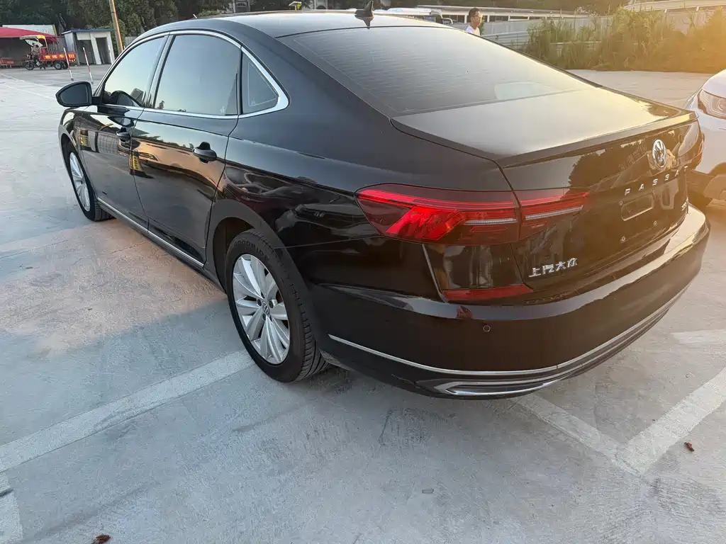 Volkswagen Passat — фото 9