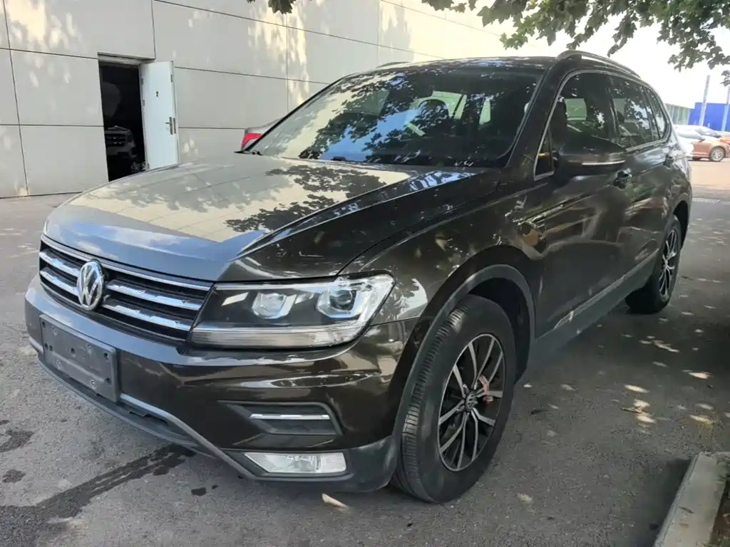 Volkswagen Tiguan L — фото 2