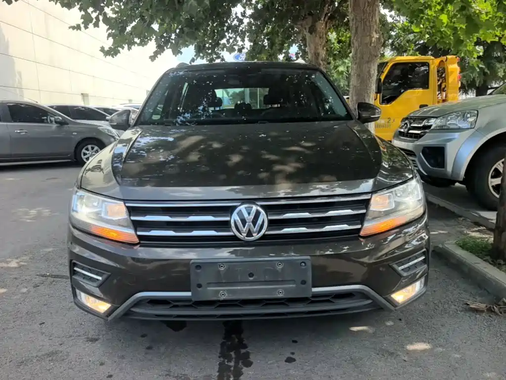 Volkswagen Tiguan L — фото 3