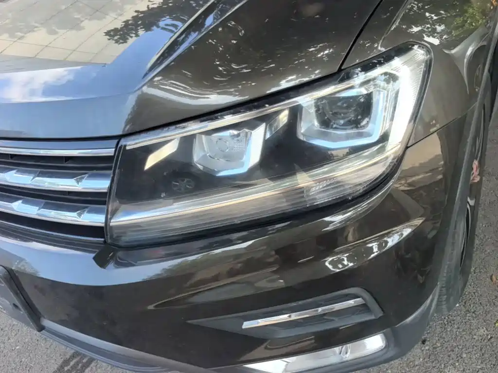 Volkswagen Tiguan L — фото 24