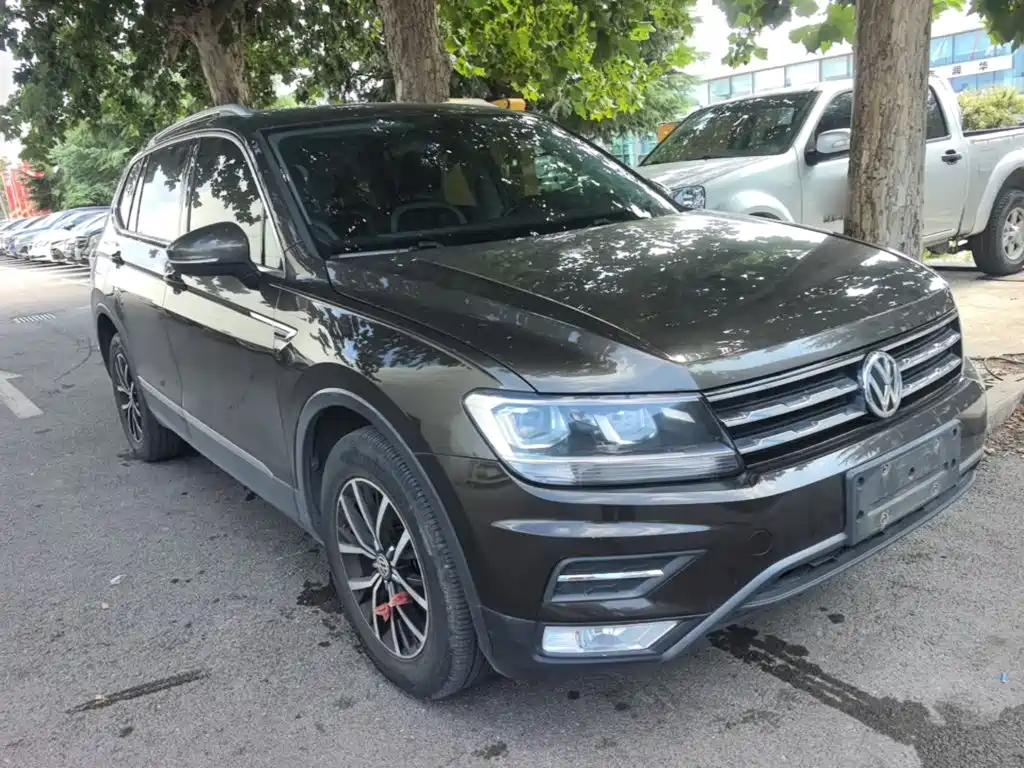 Volkswagen Tiguan L — фото 4