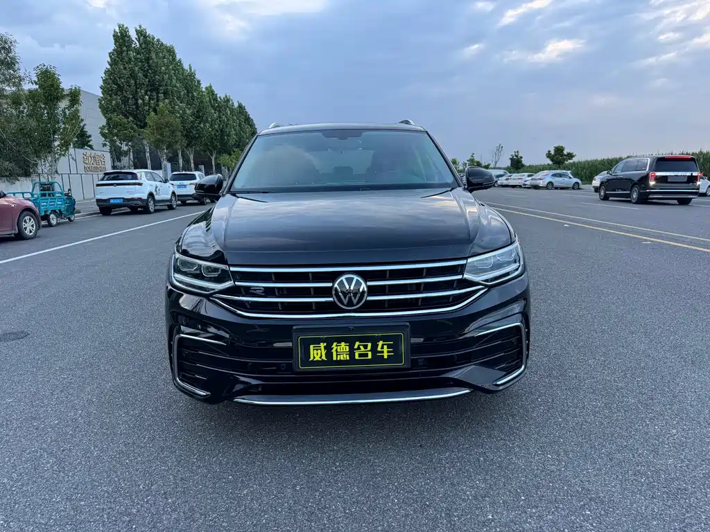 Volkswagen Tiguan L — фото 2