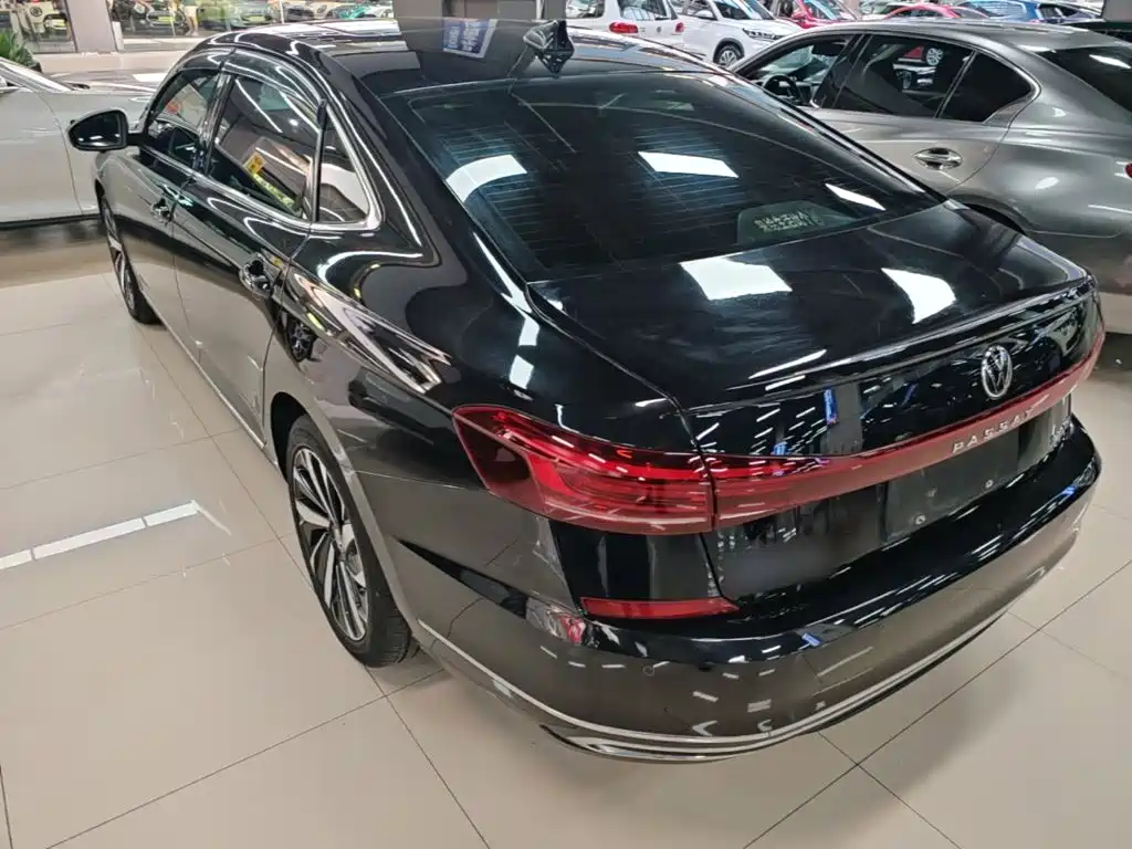 Volkswagen Passat — фото 5