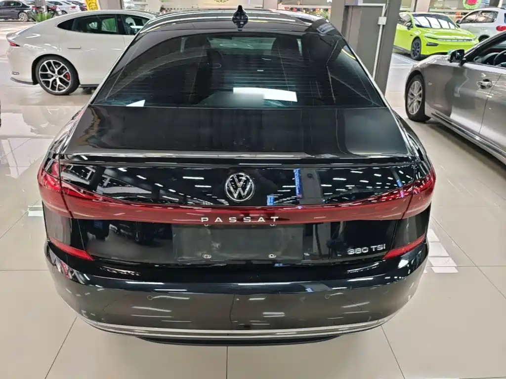 Volkswagen Passat — фото 6