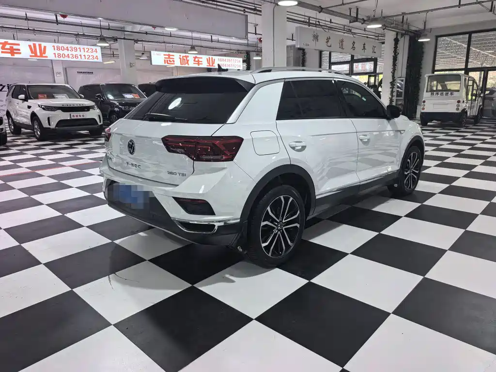 Volkswagen T-Roc — фото 18