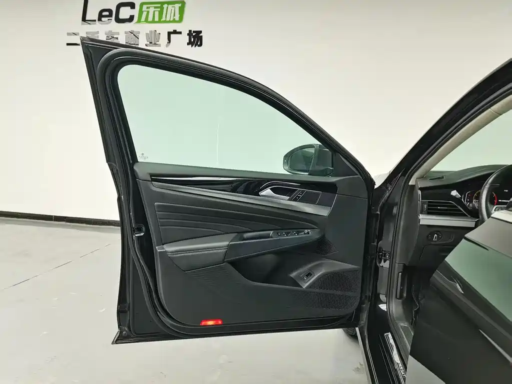 Volkswagen Passat — фото 7