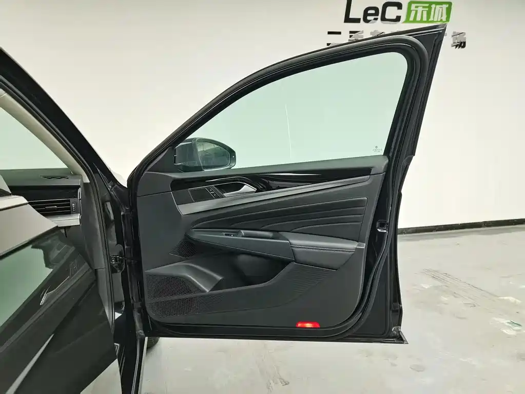 Volkswagen Passat — фото 9