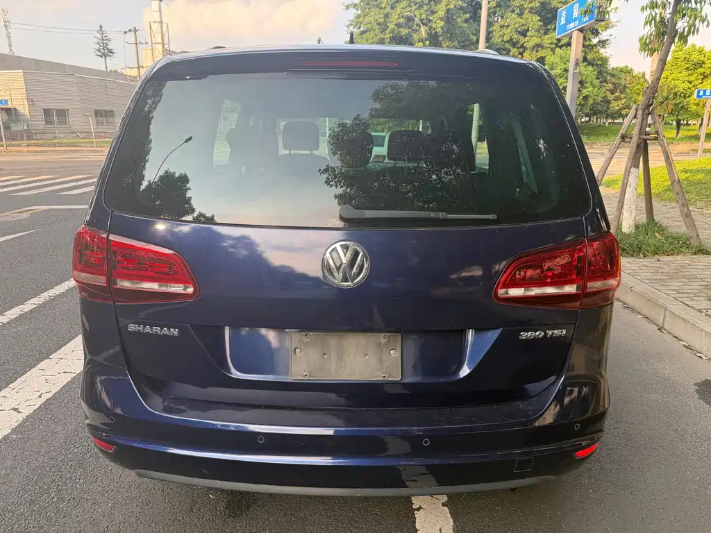 Volkswagen Sharan — фото 6