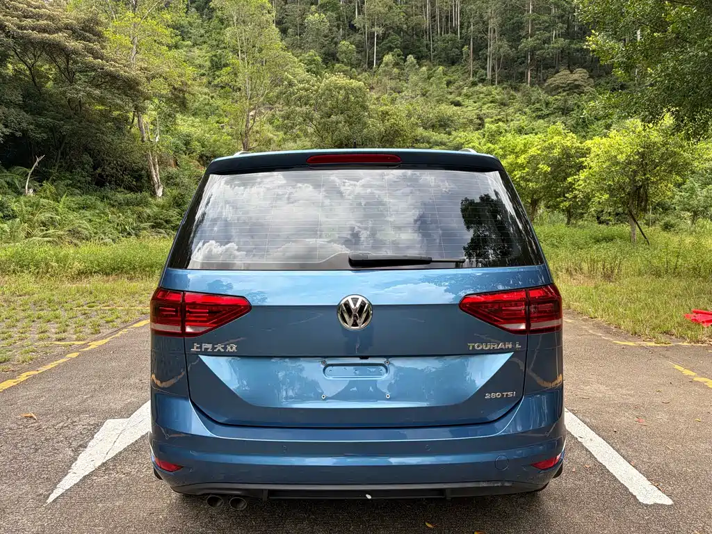 Volkswagen Touran — фото 8