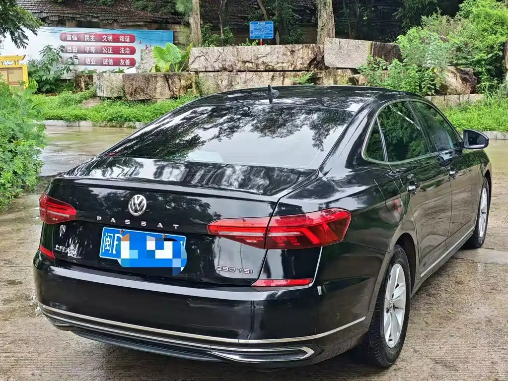 Volkswagen Passat — фото 7