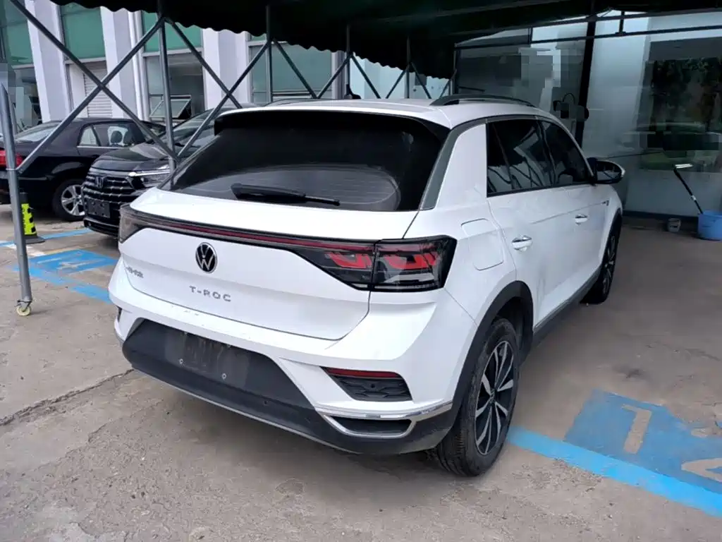 Volkswagen T-Roc — фото 7