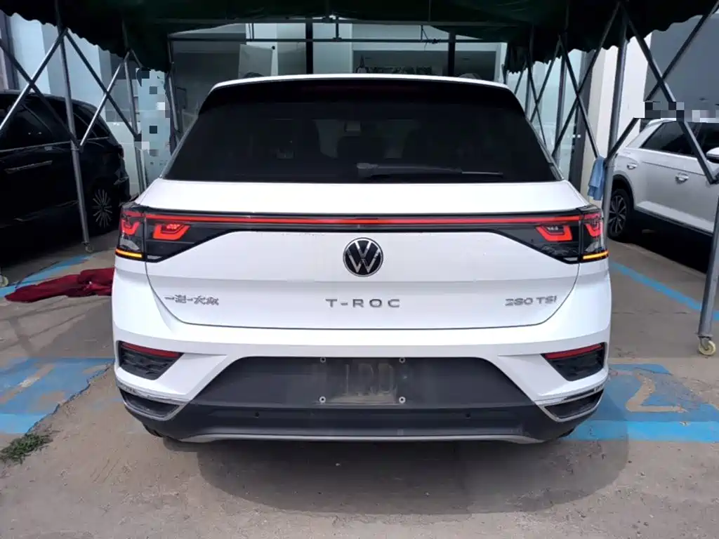 Volkswagen T-Roc — фото 6