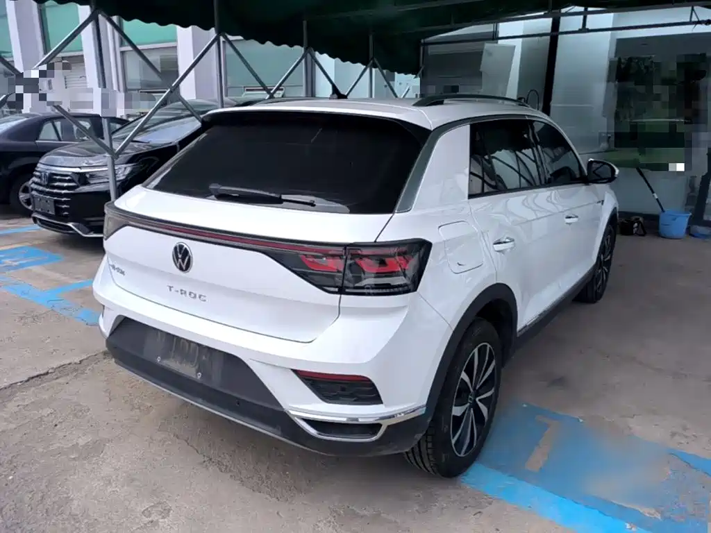 Volkswagen T-Roc — фото 7