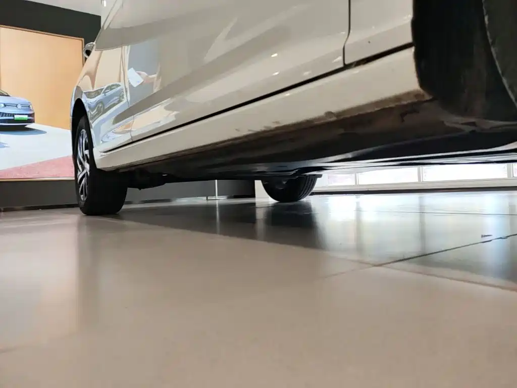Volkswagen Lavida — фото 21