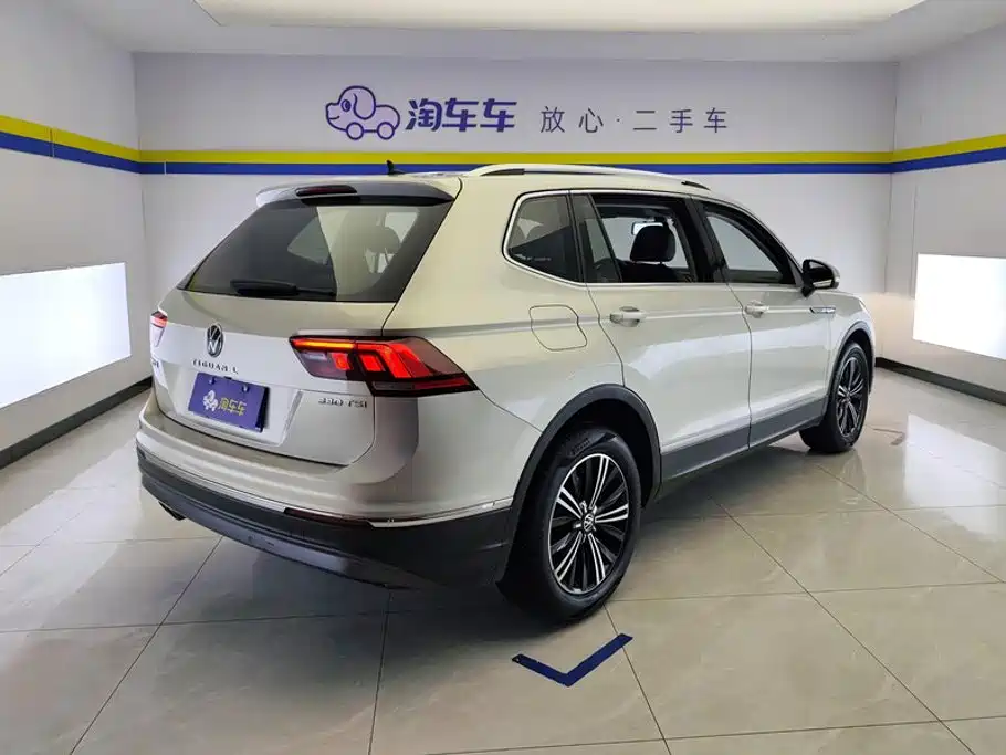 Volkswagen Tiguan L — фото 3