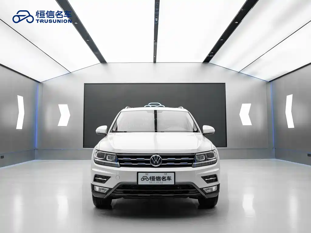 Volkswagen Tiguan L — фото 2
