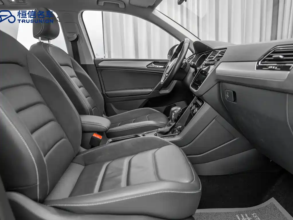Volkswagen Tiguan L — фото 14
