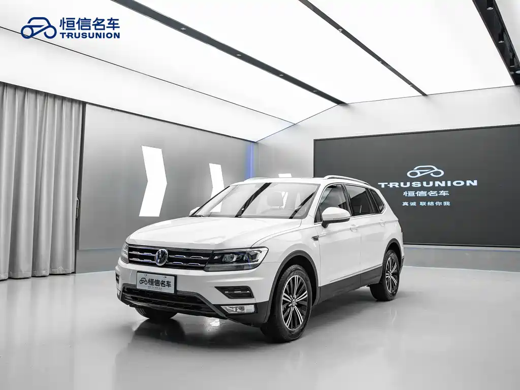 Volkswagen Tiguan L — фото 3