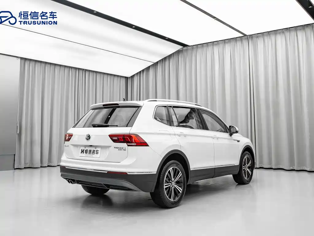 Volkswagen Tiguan L — фото 4