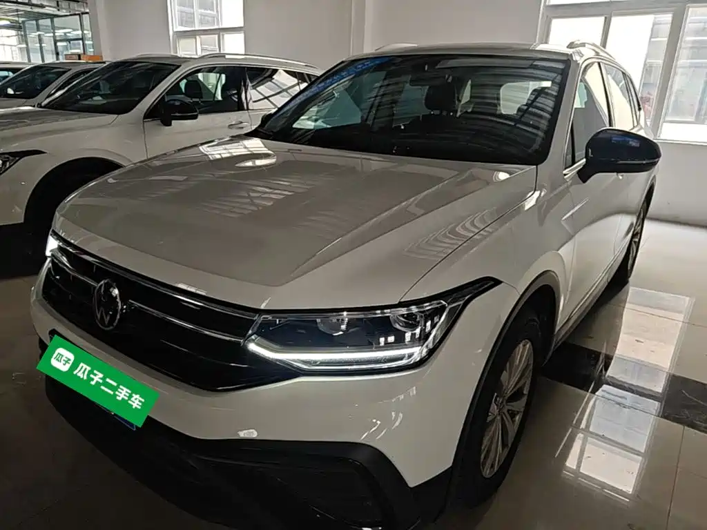 Volkswagen Tiguan L — фото 2