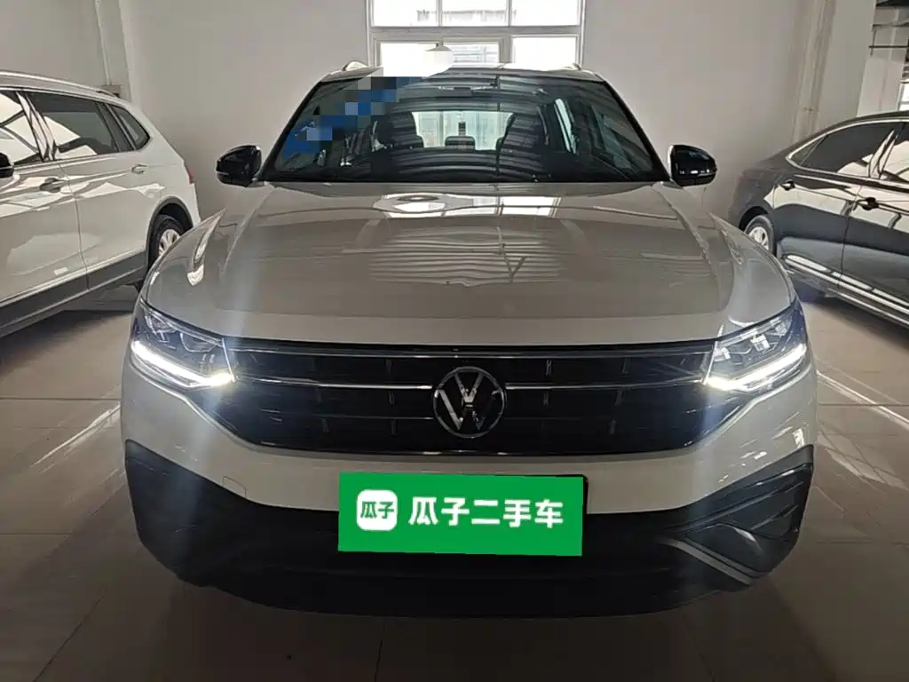 Volkswagen Tiguan L — фото 3