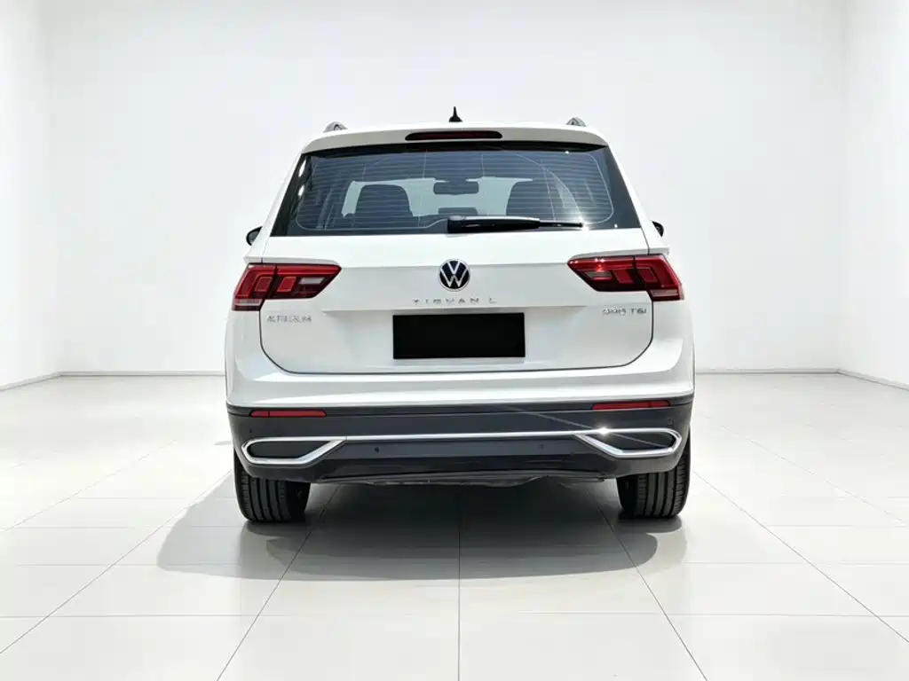 Volkswagen Tiguan L — фото 13