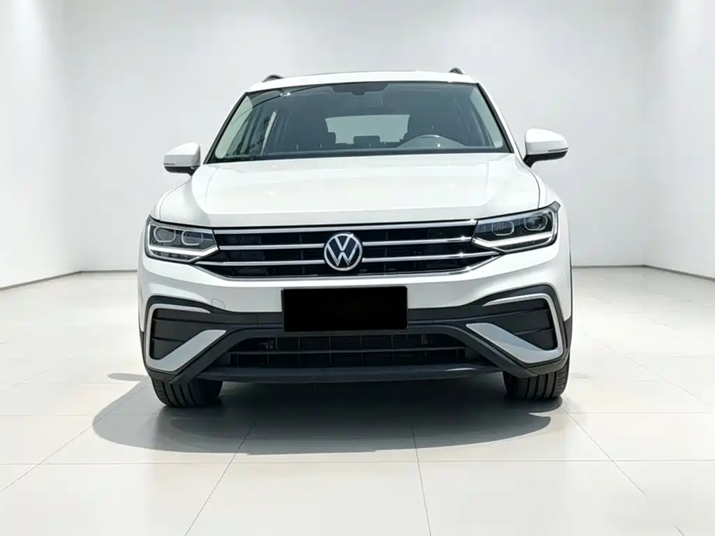 Volkswagen Tiguan L — фото 8