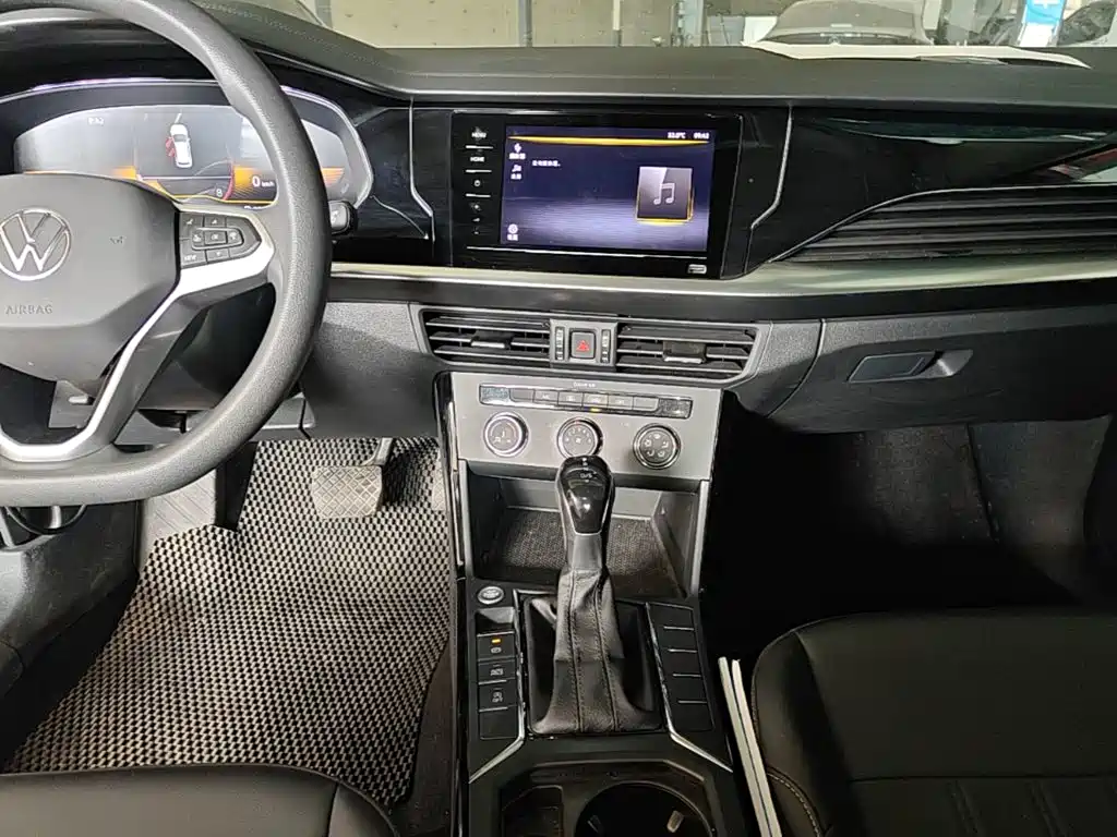 Volkswagen Passat — фото 13
