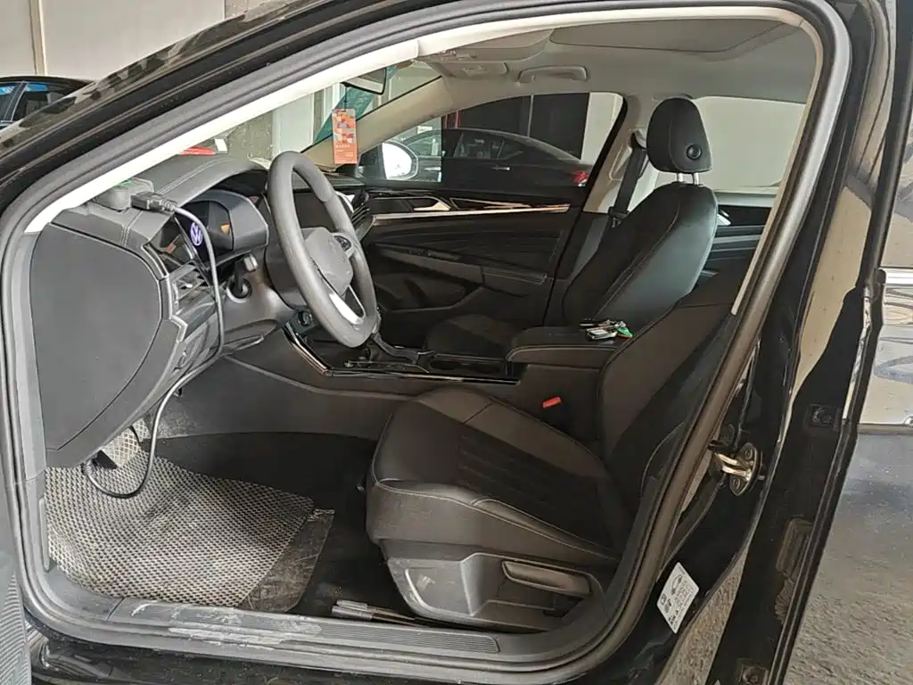 Volkswagen Passat — фото 15