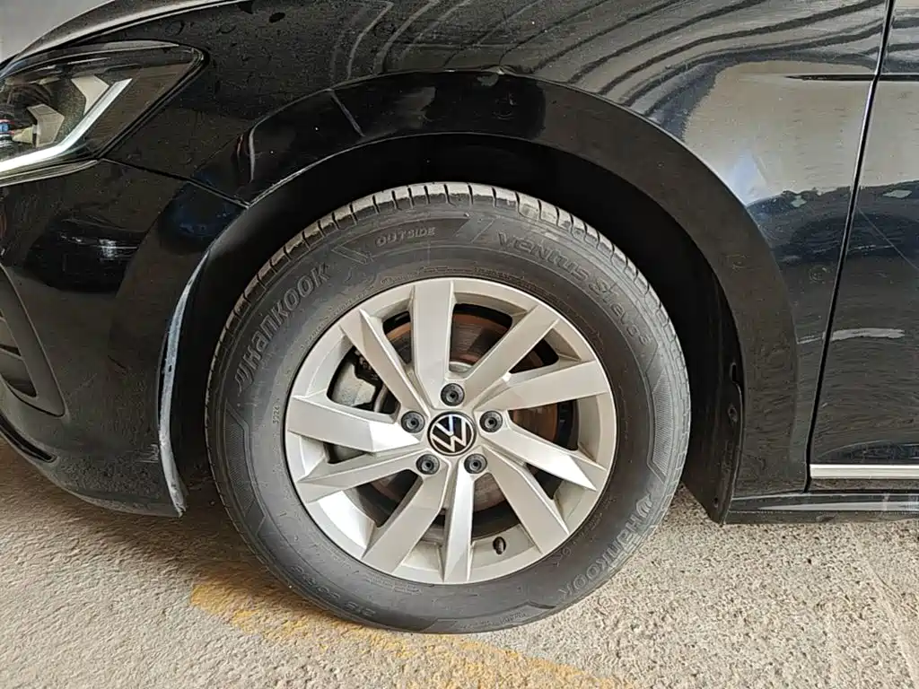 Volkswagen Passat — фото 23
