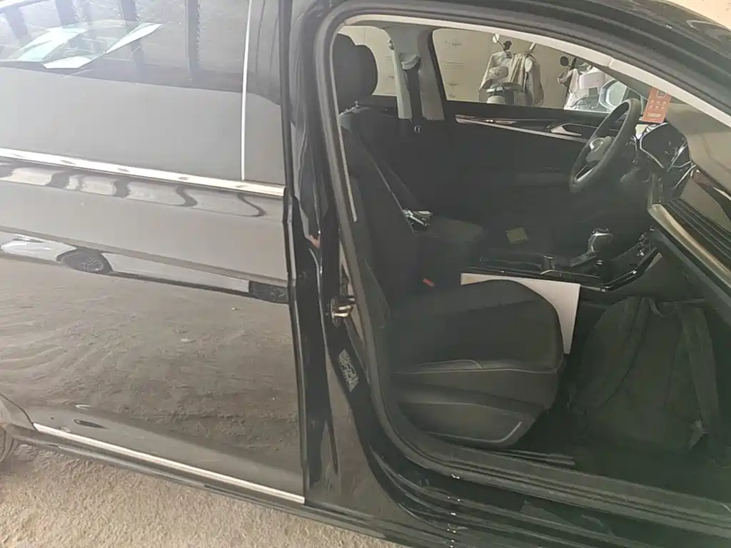 Volkswagen Passat — фото 25