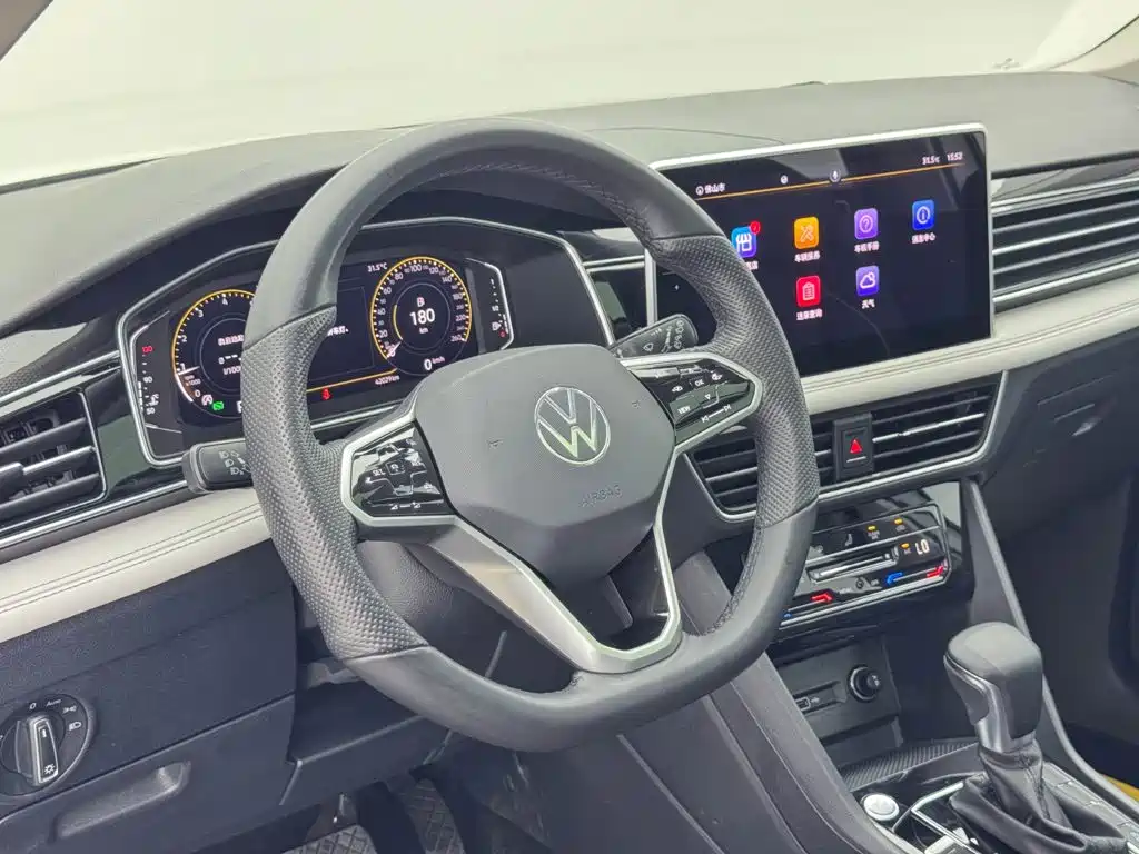 Volkswagen Tiguan L — фото 18