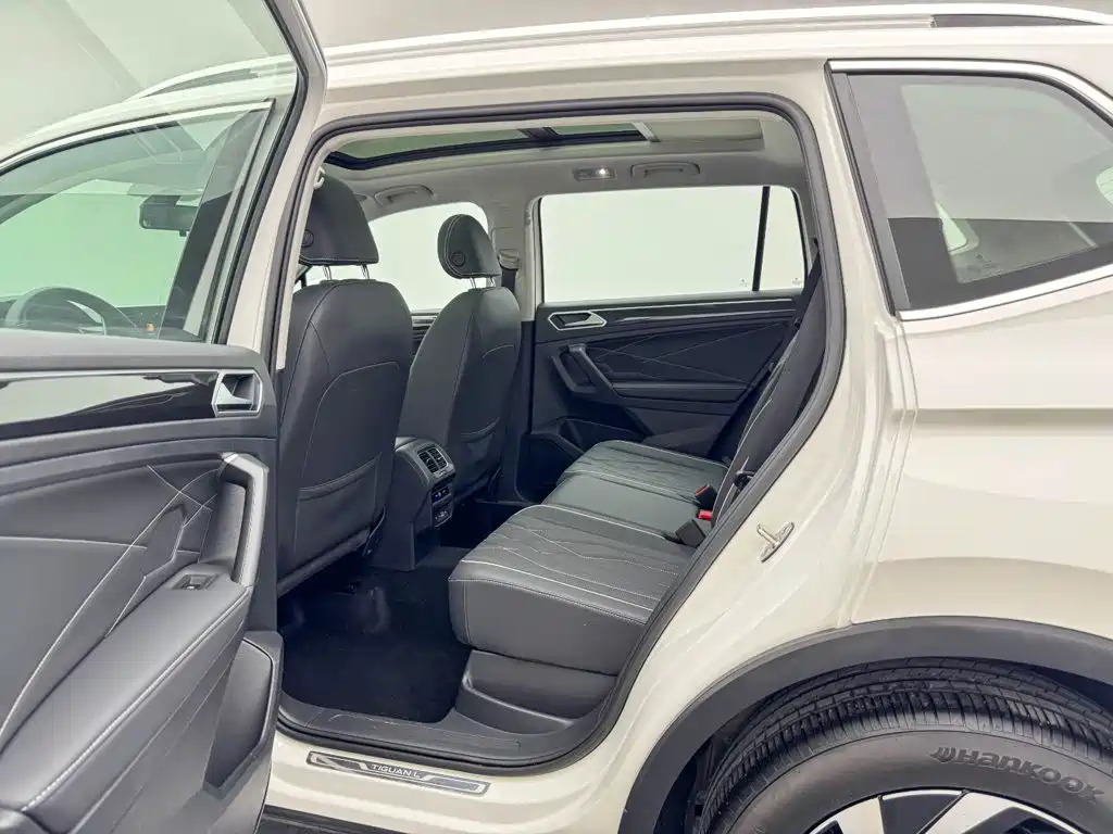 Volkswagen Tiguan L — фото 20
