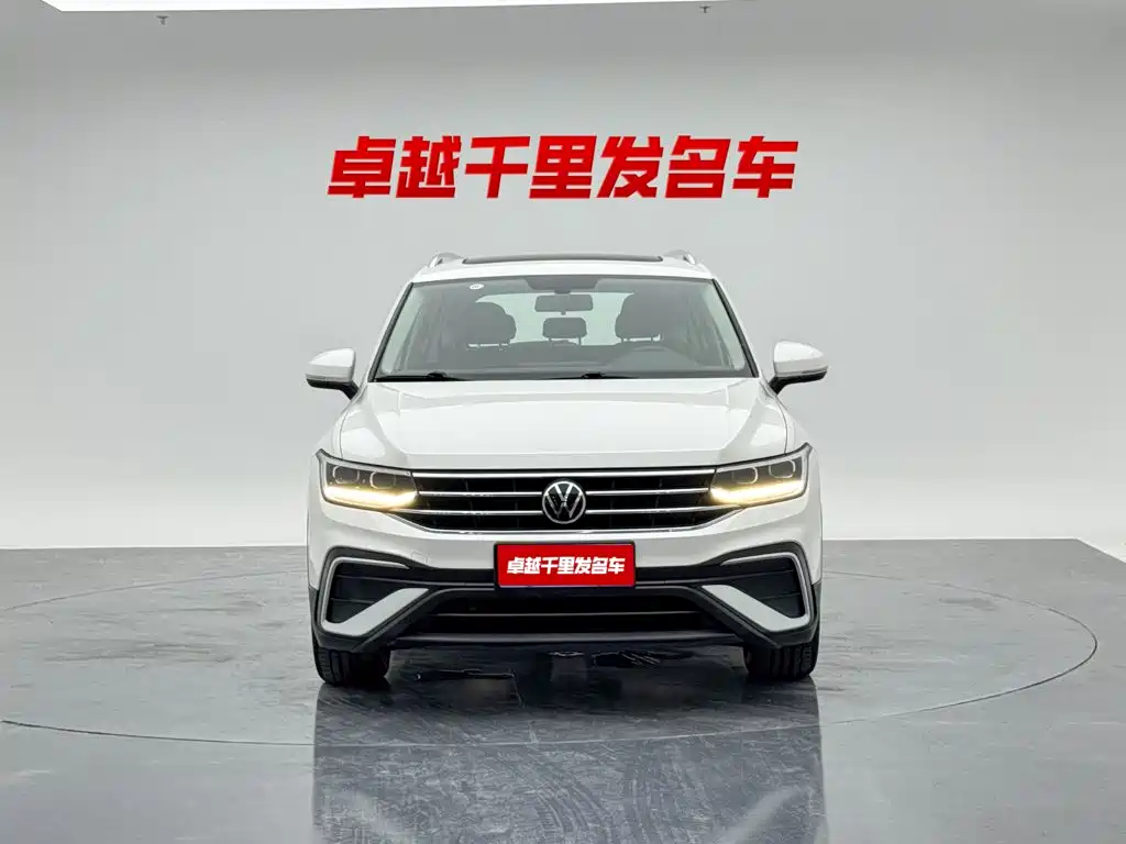 Volkswagen Tiguan L — фото 3