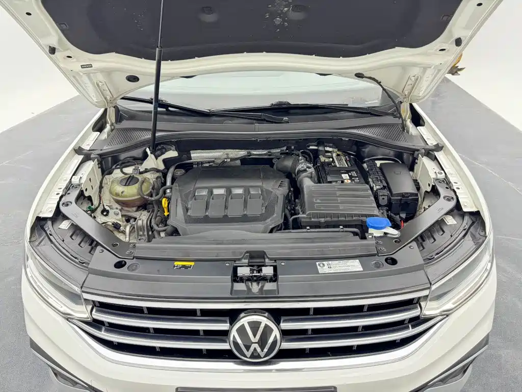 Volkswagen Tiguan L — фото 26