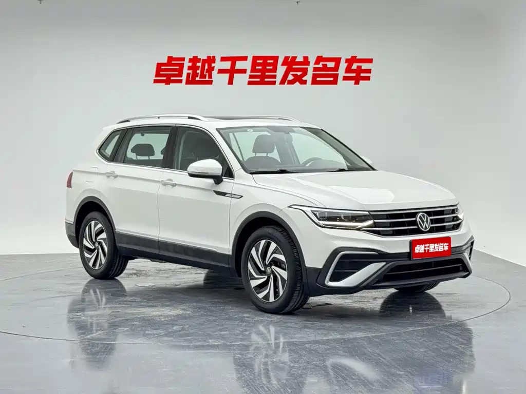 Volkswagen Tiguan L — фото 7