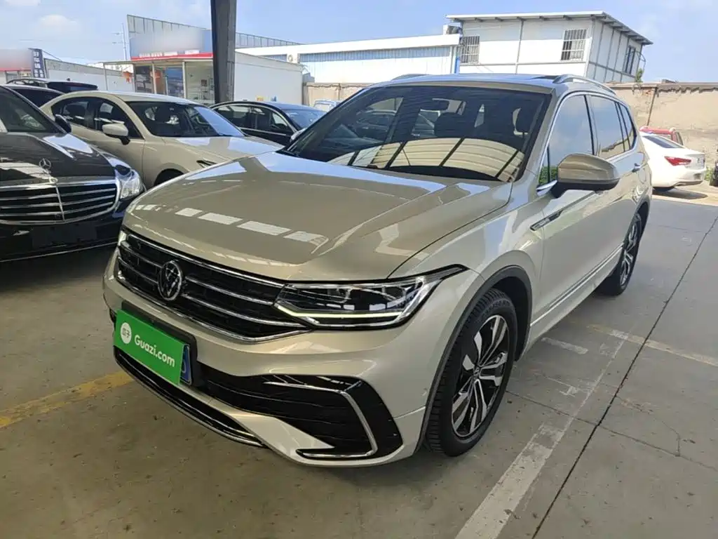 Volkswagen Tiguan L — фото 2