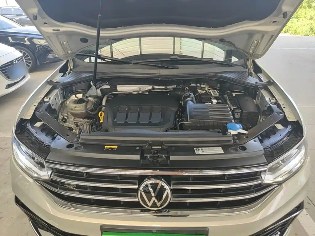 Volkswagen Tiguan L — фото 20