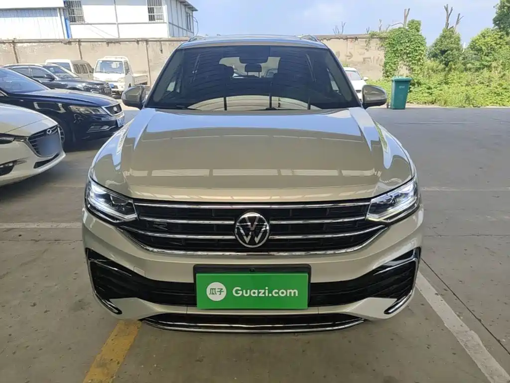 Volkswagen Tiguan L — фото 3
