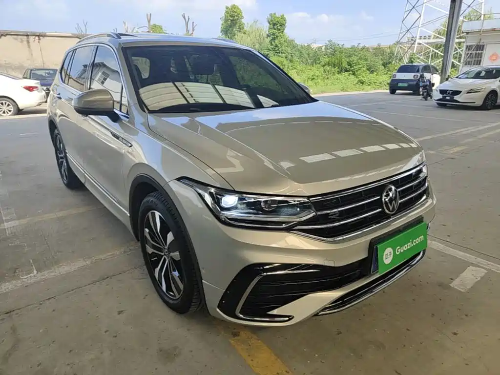 Volkswagen Tiguan L — фото 4