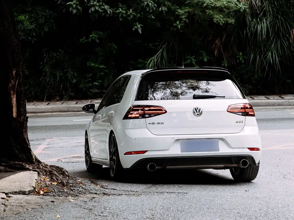 Volkswagen Golf GTI — фото 2