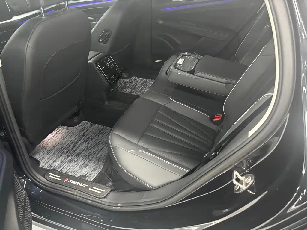 Volkswagen Passat — фото 7