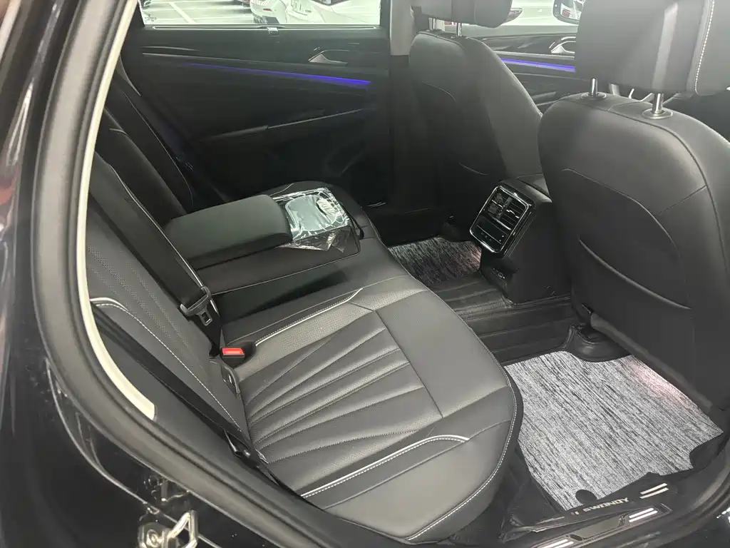 Volkswagen Passat — фото 8