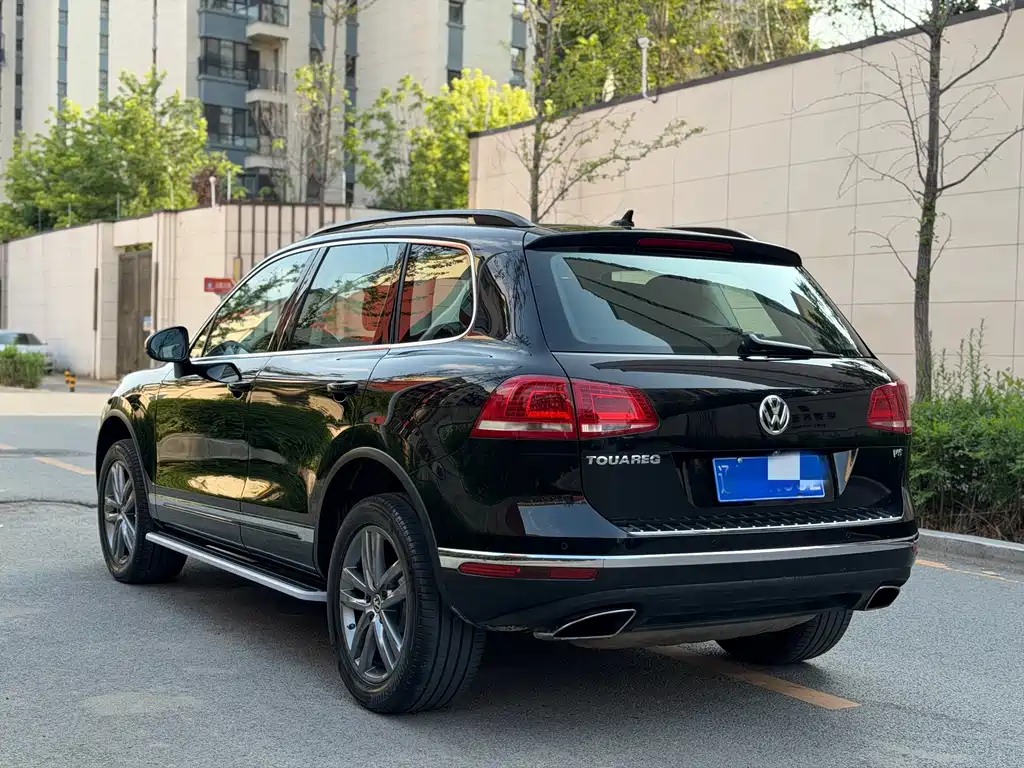 Volkswagen Touareg — фото 6