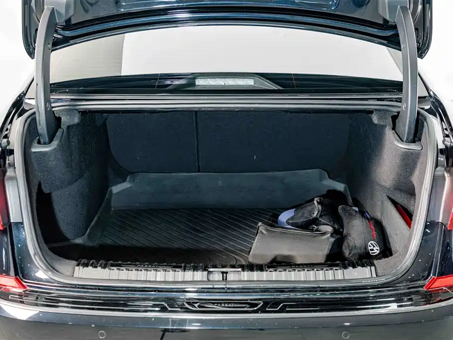 Volkswagen Passat — фото 23