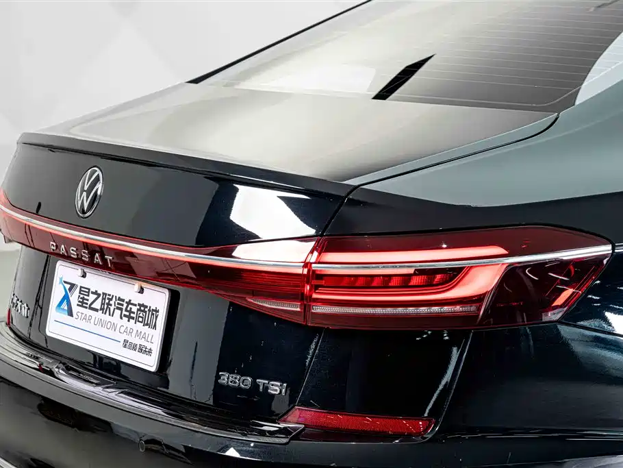 Volkswagen Passat — фото 8