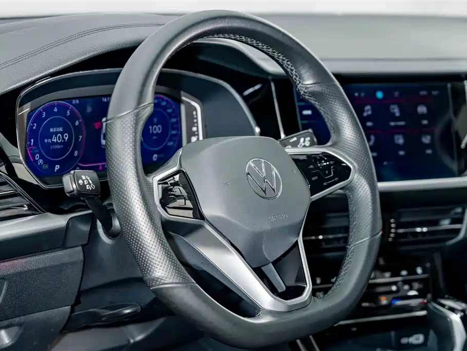Volkswagen Passat — фото 9