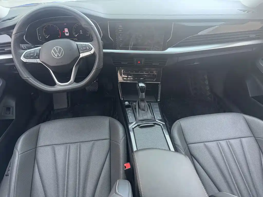 Volkswagen Passat — фото 11