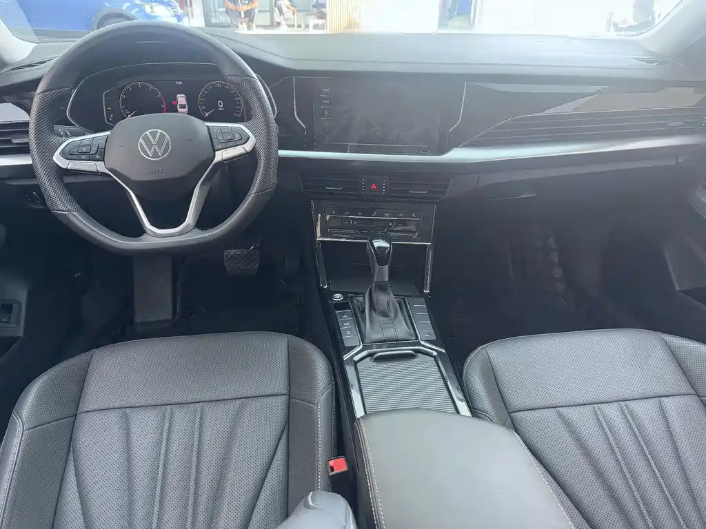 Volkswagen Passat — фото 13